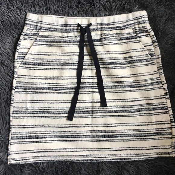 LOFT Dresses & Skirts - LOFT casual skirt